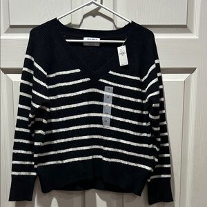 Old Navy Women's V-Neck Sweater in Black and White Stripes